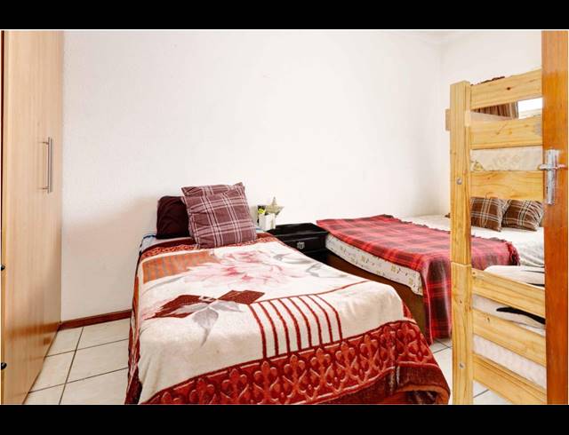 2 bed property to rent in OAKDALE